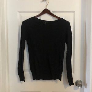 Light black sweater
